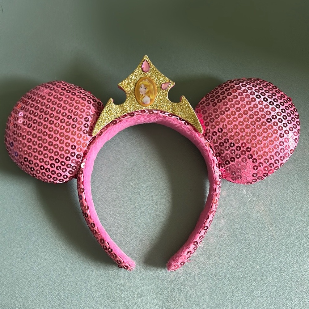 Princess Aurora Disney ears headband. Slight damage!